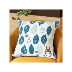 Maison Ghibli Coussin Totoro Feuilles Bleues et Vertes 45x45 cm - Mon Voisin Totoro
