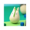 Maison Ghibli Figurine Culbuto Totoro Blanc avec feuille - Mon Voisin Totoro