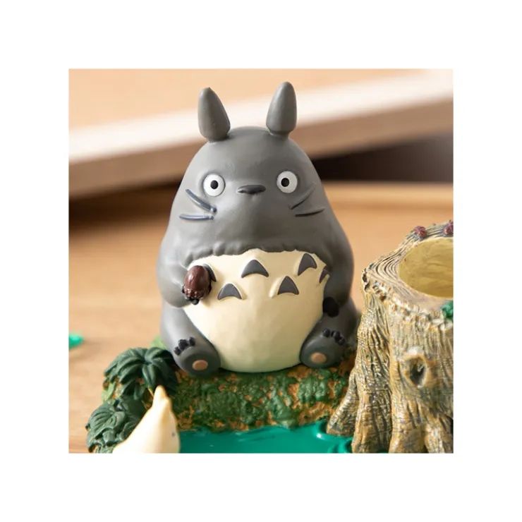 Maison Ghibli Figurines pot à crayon Totoro au bord de la marre - Mon Voisin Totoro