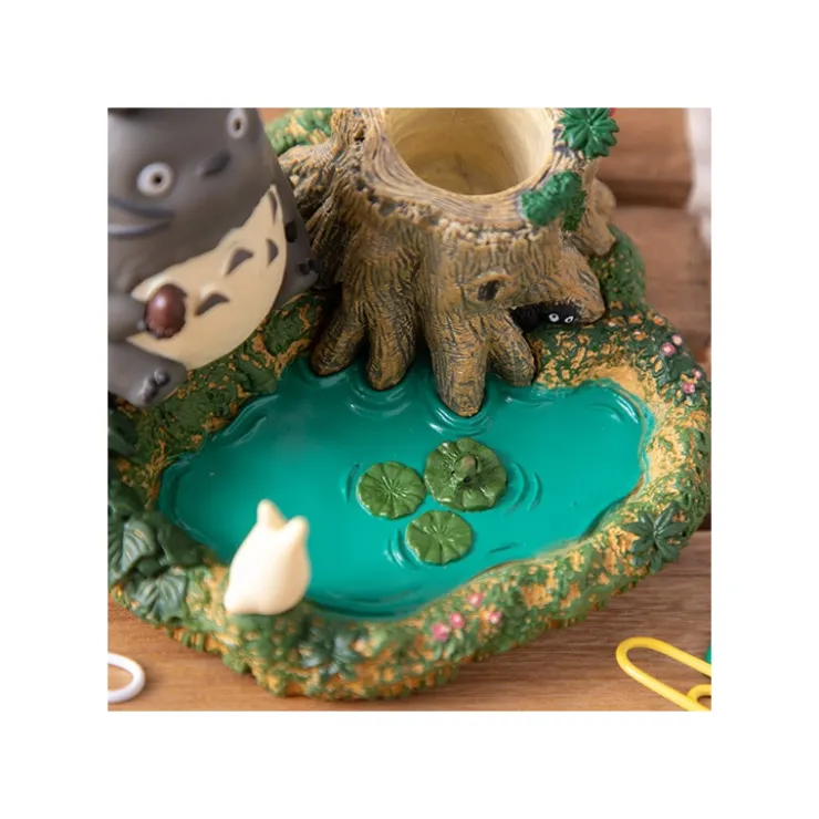 Maison Ghibli Figurines pot à crayon Totoro au bord de la marre - Mon Voisin Totoro