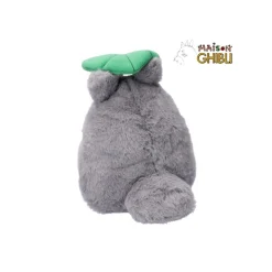 Maison Ghibli Peluche Nakayoshi Totoro Gris avec feuille - Mon Voisin Totoro