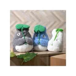 Maison Ghibli Peluche Nakayoshi Totoro Blanc avec feuille - Mon Voisin Totoro