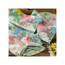 Maison Ghibli Serviette Totoro Champs de Fleurs 34x80 cm - Mon Voisin Totoro