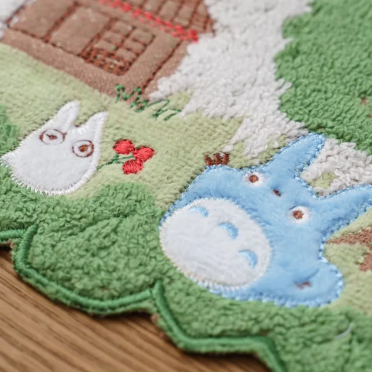 Maison Ghibli Serviette Totoro dans le ciel 34x80 cm - Mon Voisin Totoro