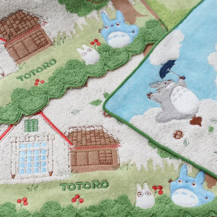 Maison Ghibli Serviette Totoro dans le ciel 34x80 cm - Mon Voisin Totoro