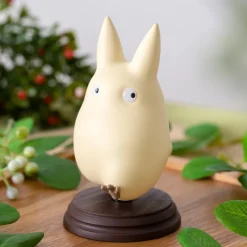 Maison Ghibli Statuette Totoro blanc marchant - Mon Voisin Totoro