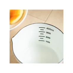 Maison Ghibli Tasse à mesurer émail Viennoiseries 450ml - Kiki la petite sorcière