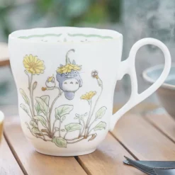 Maison Ghibli Tasse Totoro Chapeau de Fleurs Jaunes - Mon Voisin Totoro