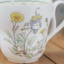 Maison Ghibli Tasse Totoro Chapeau de Fleurs Jaunes - Mon Voisin Totoro